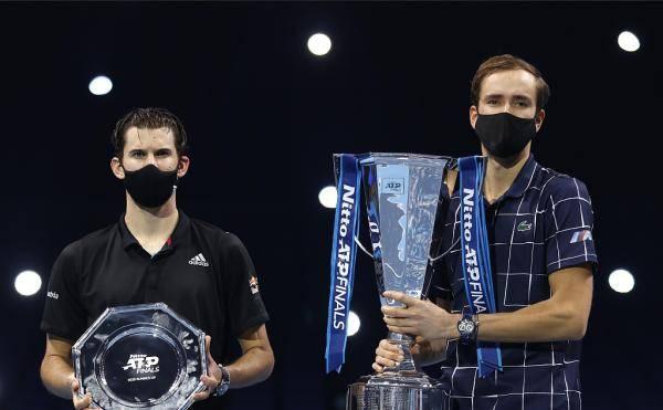ATP年终总决赛新冠军诞生，没有三巨头依然精彩